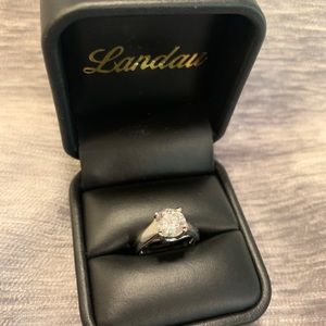 Landau 18 ct white gold and moissanite ring-size 5